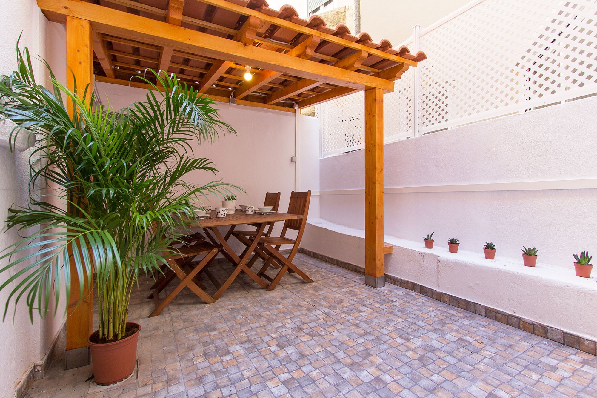 Principe Real Terrace By Homing * Lissabon
